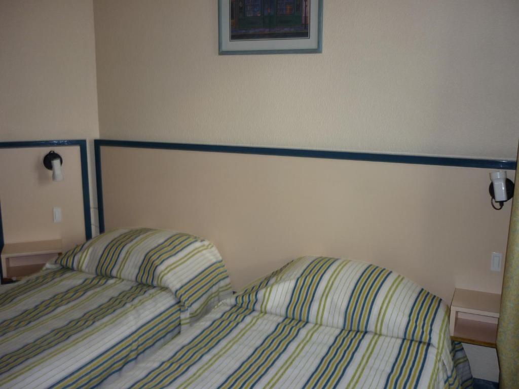Hotel Entre 2 Mers Proche Bordeaux Carbon-Blanc Zimmer foto